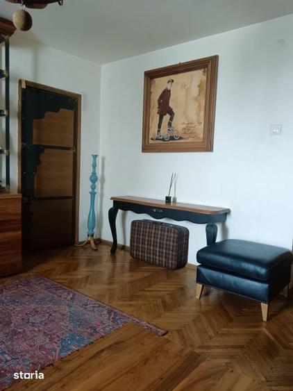 Apartament cu 4 camere decomandat în Titulescu