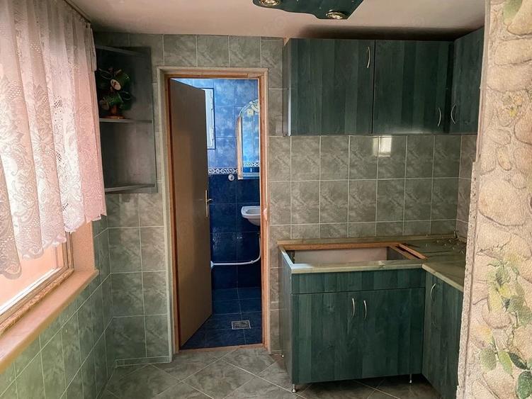 Casă cu 4 camere cu Teren 300 Mp în Viștea