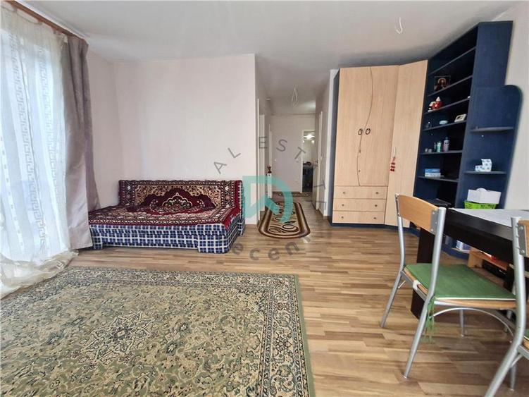 Apartament cu 2 camere decomandat în Tractorul