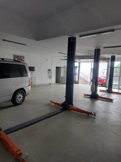 Spațiu comercial, de 200 mp, în Central
