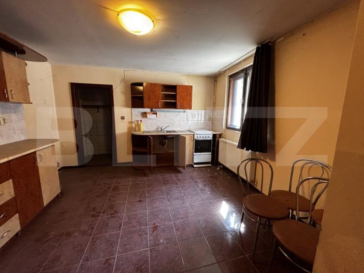 Casă cu 3 camere cu Teren 200 Mp în Central