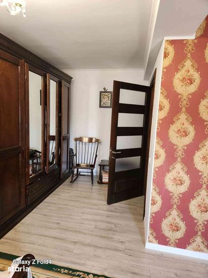 Casă cu 5 camere cu Teren 356 Mp în Mogoșoaia