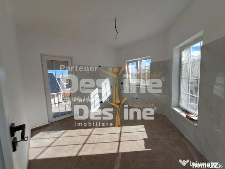 Casă cu 4 camere cu Teren 450 Mp în Valea Adâncă