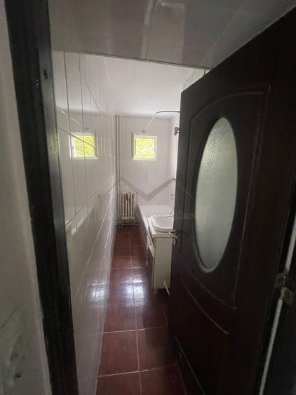 Apartament cu 3 camere nedecomandat în Mircea cel Bătrân