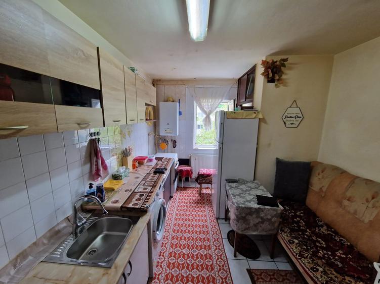 Apartament cu 4 camere decomandat în Mărăști