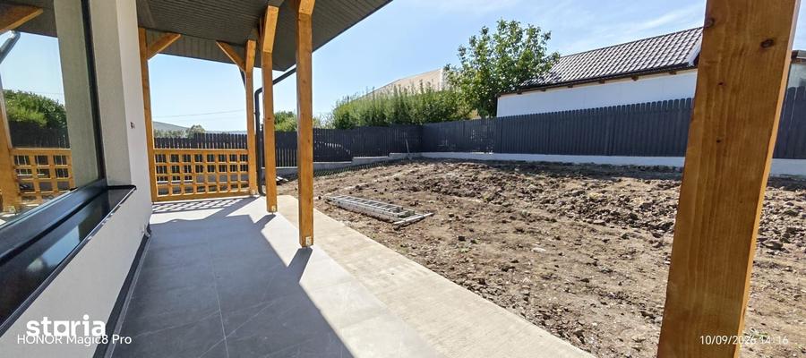 Casă cu 3 camere cu Teren 650 Mp în Tomești