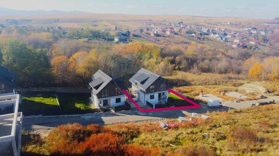 Casă individuală cu 7 camere cu Teren 350 Mp în Sălicea