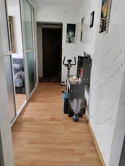 Apartament cu 2 camere decomandat în Poarta 6