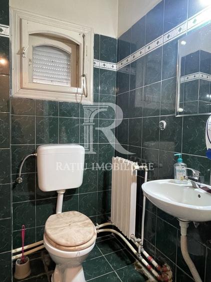 Casă cu 6 camere cu Canalizare în Podgoria