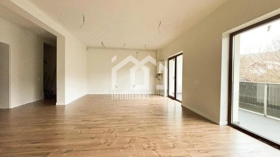 Apartament cu 3 camere semidecomandat în Jucu