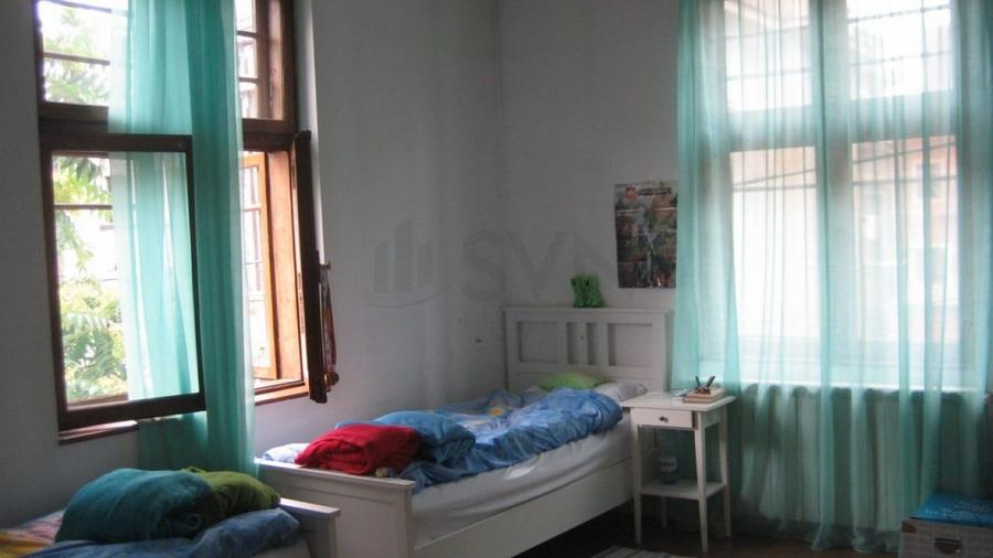 Apartament cu 4 camere decomandat în Dorobanți
