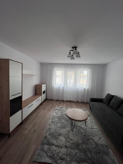Apartament cu 4 camere decomandat în George Enescu