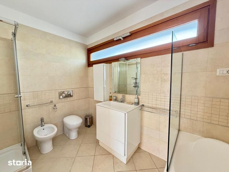 Casă cu 5 camere cu Teren 460 Mp în Central