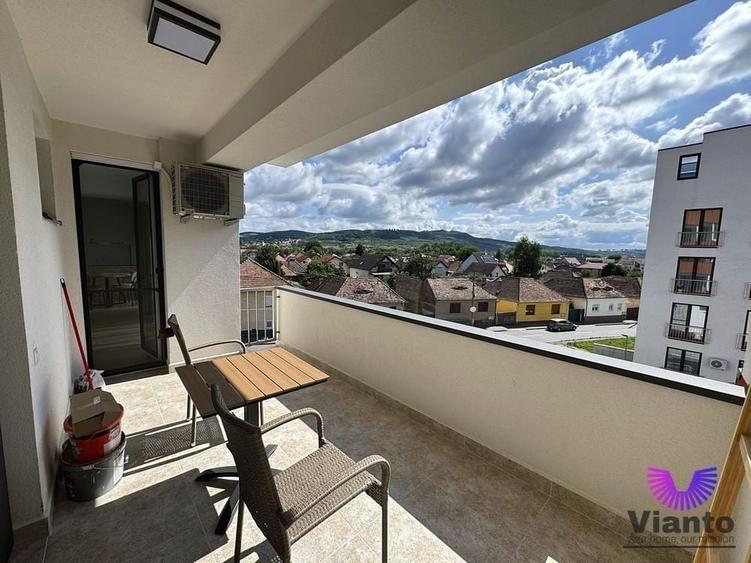 Apartament cu 3 camere decomandat, mobilat în Lazaret