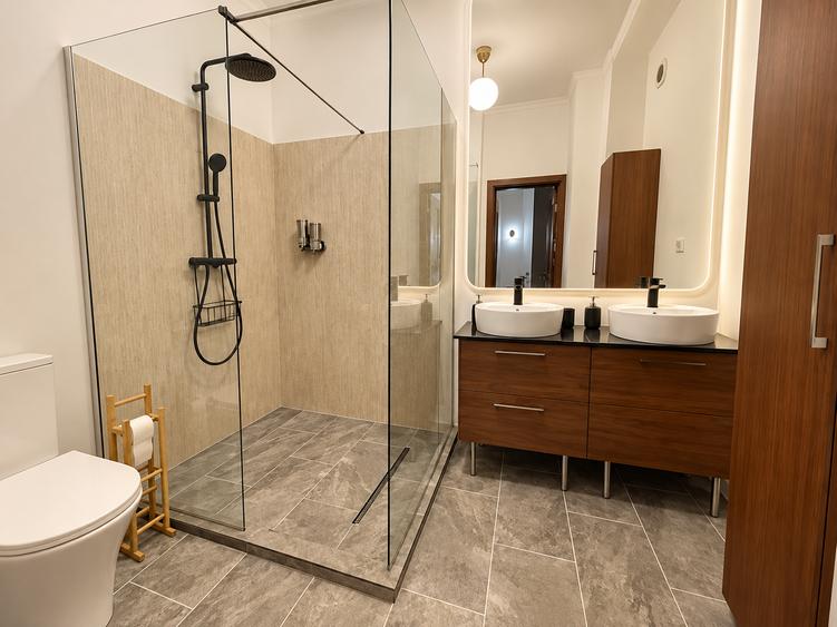 Apartament cu 3 camere în Aviatorilor
