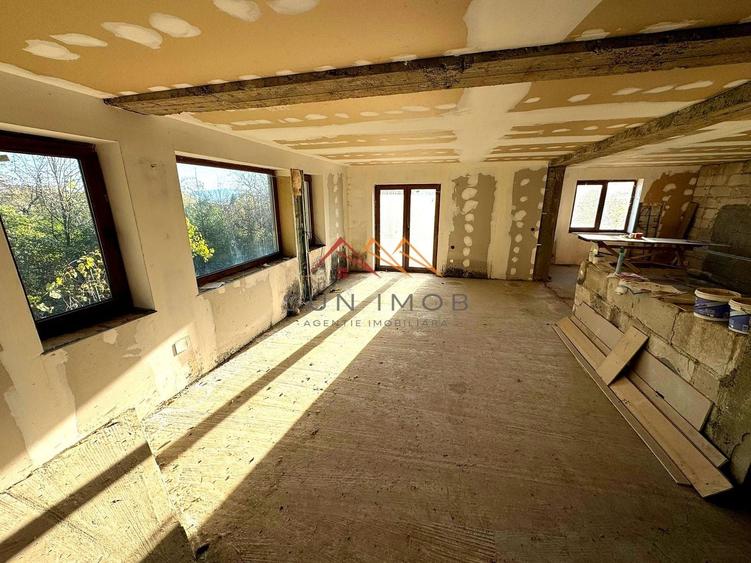 Casă cu 6 camere cu Canalizare în Cornu