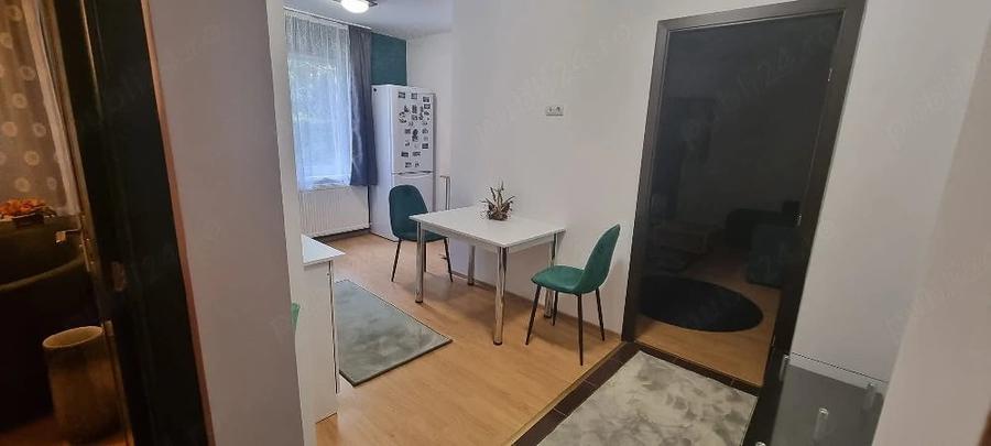 Apartament cu 2 camere decomandat în Tudor