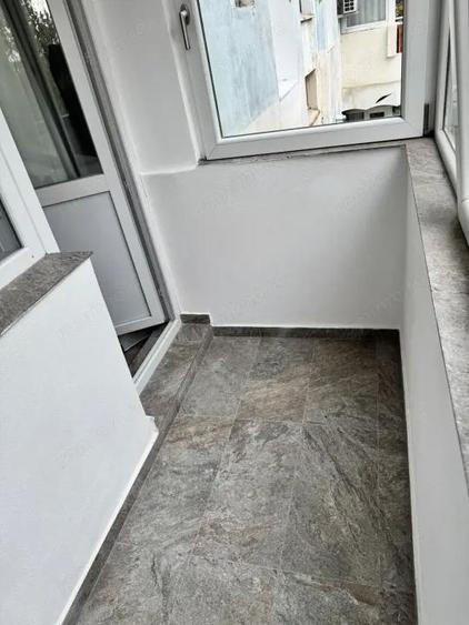 Apartament cu 2 camere semidecomandat în Craiovița Nouă