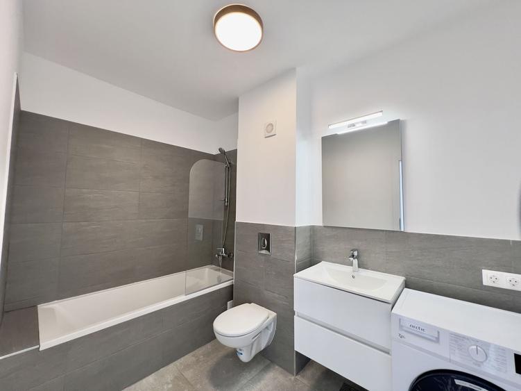 Penthouse cu 4 camere decomandat, mobilat în Exterior Vest