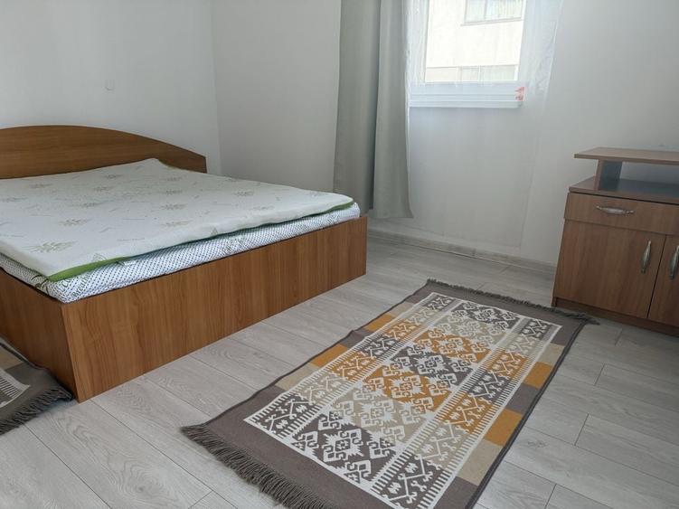 Apartament cu 2 camere semidecomandat în Florești