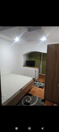 Apartament cu 3 camere decomandat în Exterior Vest