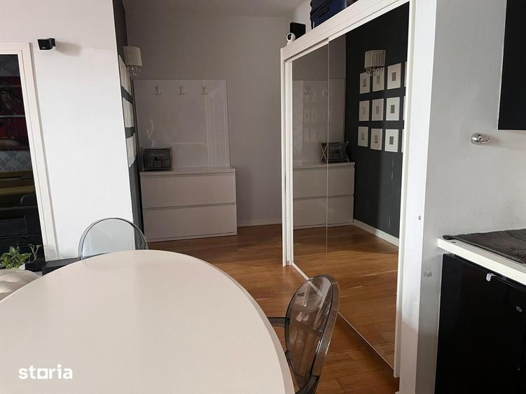 Apartament cu 3 camere decomandat în Văcăresti