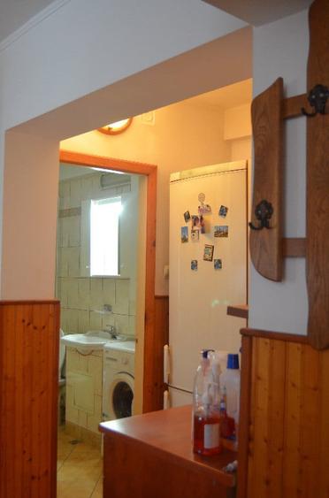 Apartament cu 2 camere decomandat în Telecabinei