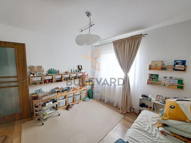 Apartament cu 4 camere decomandat, mobilat în Zorilor