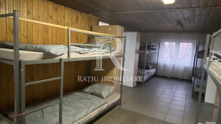 Casă individuală cu 6 camere cu Canalizare în Episcopia Bihorului