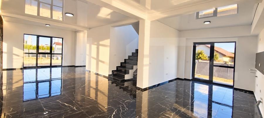 Casă individuală cu 4 camere cu Canalizare în Valea Lupului