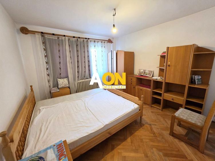 Apartament cu 3 camere decomandat, mobilat în Central