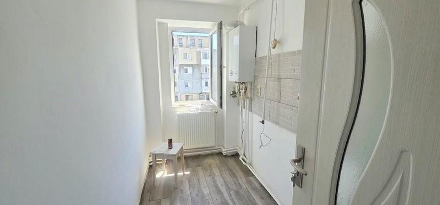 Apartament cu 2 camere decomandat în Viziru 3