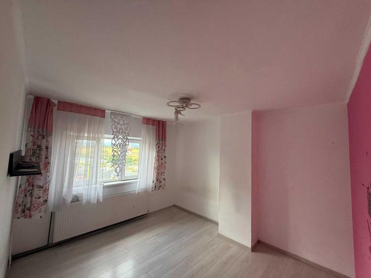 Apartament cu 2 camere decomandat în Florești