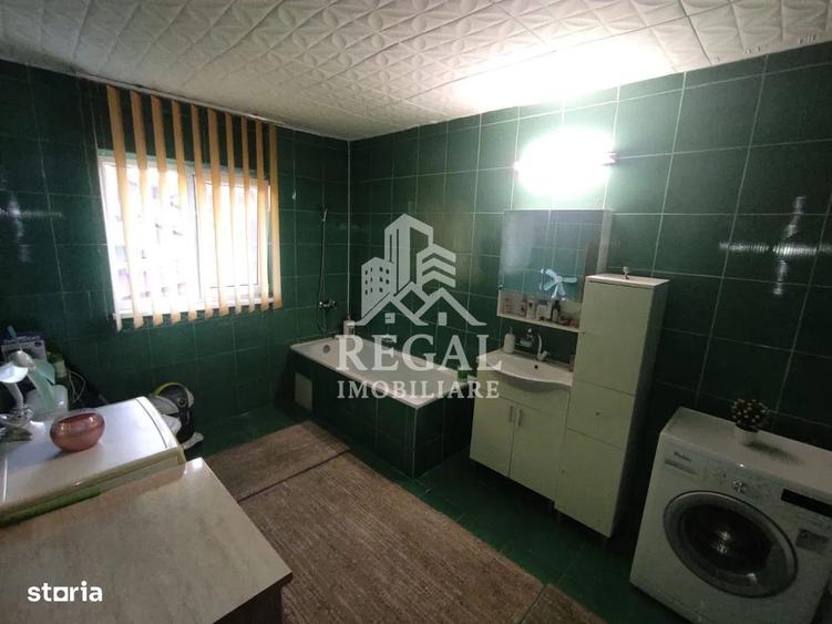 Casă individuală cu 4 camere cu Canalizare în Central