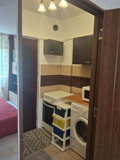 Garsonieră semidecomandată în Micro 21