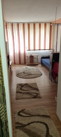 Garsonieră decomandată în Izvor