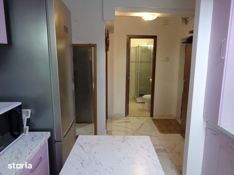 Apartament cu 2 camere decomandat în Podgoria