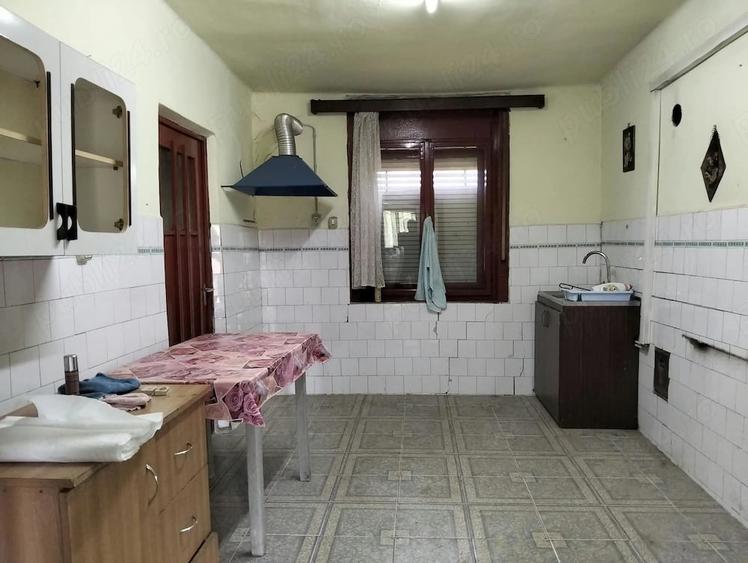 Casă cu 3 camere cu Teren 2350 Mp în Bodo