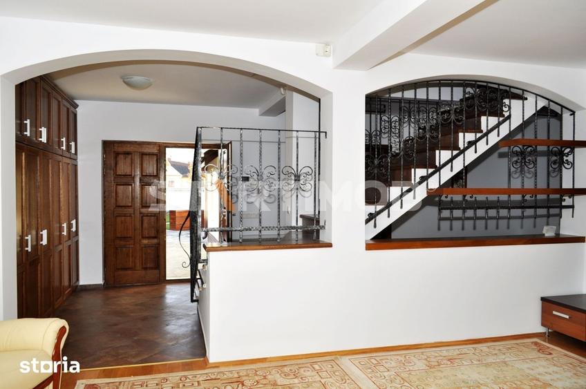 Casă cu 4 camere cu Teren 800 Mp în Cristian