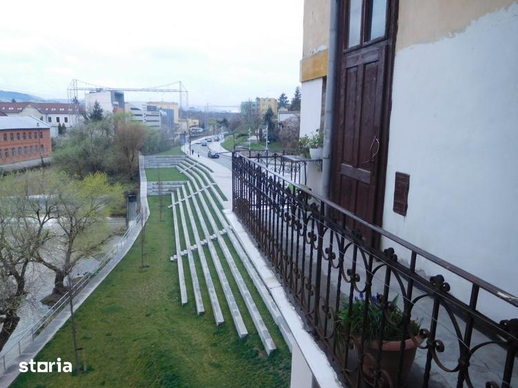 Apartament cu 4 camere în Central