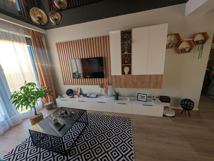 Apartament cu 3 camere semidecomandat în Palazu Mare