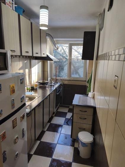 Apartament cu 2 camere semidecomandat, mobilat în Berceni