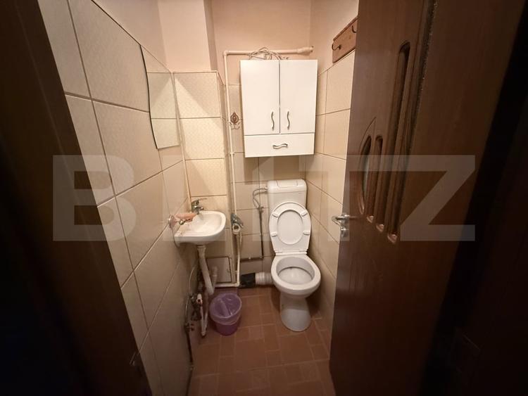 Apartament cu 3 camere decomandat, mobilat în Micro 6