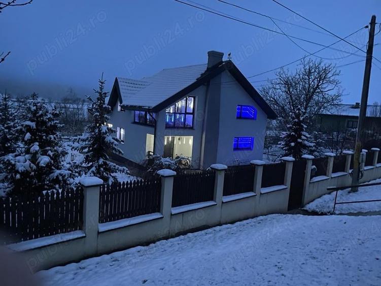 Casă cu Teren 5500 Mp în Dulcești