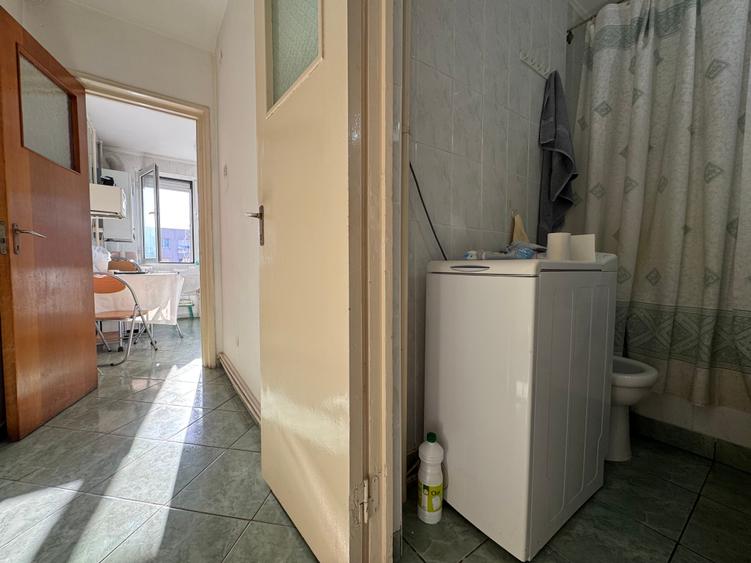 Apartament cu 2 camere decomandat în Ozana