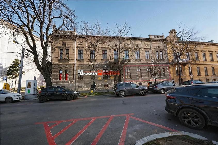 Apartament cu 4 camere în Central