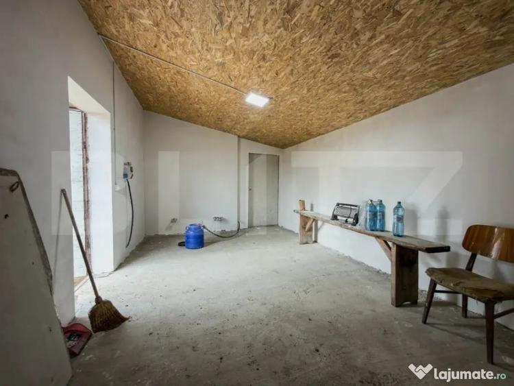 Casă cu 4 camere cu Teren 2000 Mp în Central