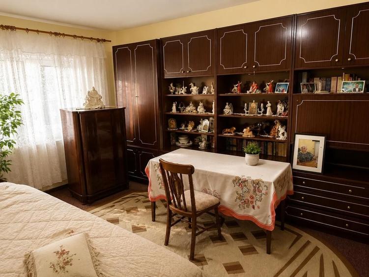 Apartament cu 3 camere decomandat în Soarelui