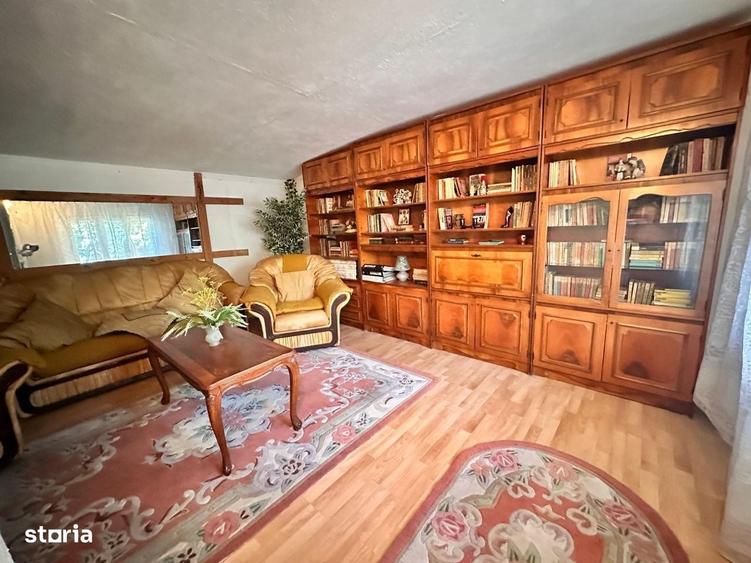 Casă cu 3 camere în Colțu de Jos