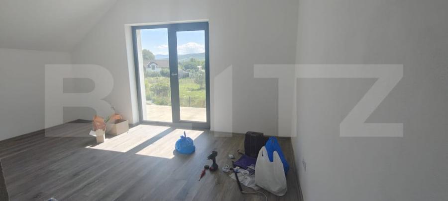 Casă cu 5 camere cu Teren 1000 Mp în Unirea